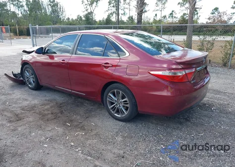 2015 Toyota Camry Se z USA, uszkodzony, nr VIN 4T1BF1FK5FU978626